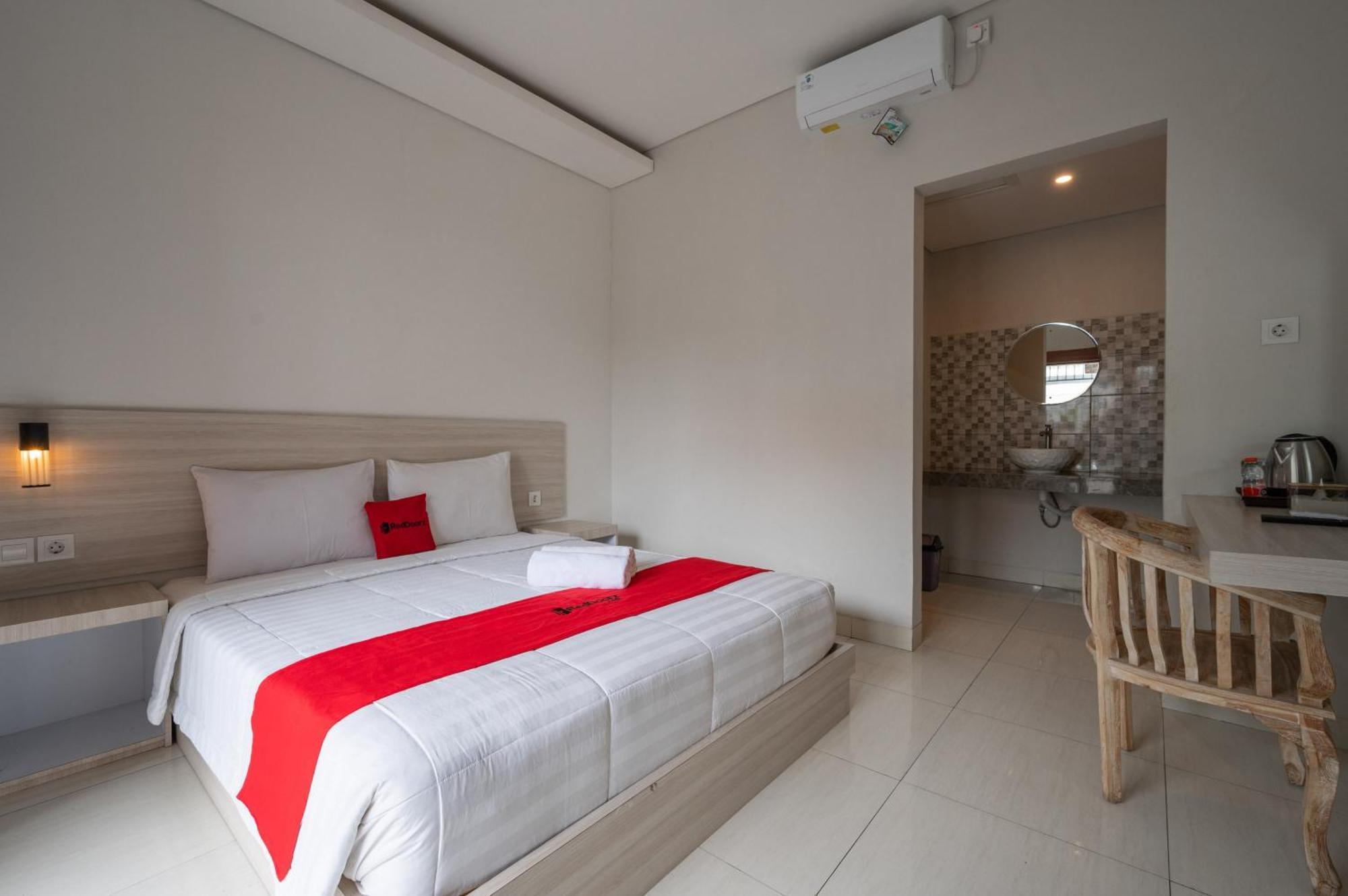 Reddoorz Plus At Yasa'S Living Denpasar Sanur Екстериор снимка